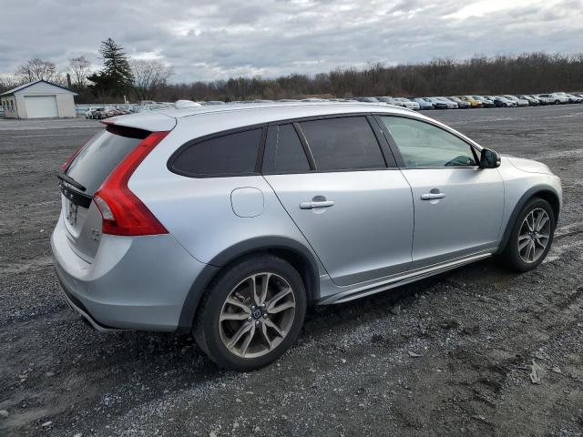 Obraz 3 z 2016 VOLVO V60 CROSS COUNTRY PREMIER 2016 z VIN YV4612HK4G1003445