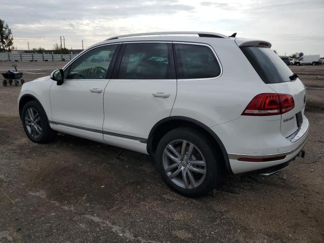 Image 2 of 2015 VOLKSWAGEN TOUAREG V6 TDI 2015 with VIN WVGEP9BPXFD008247