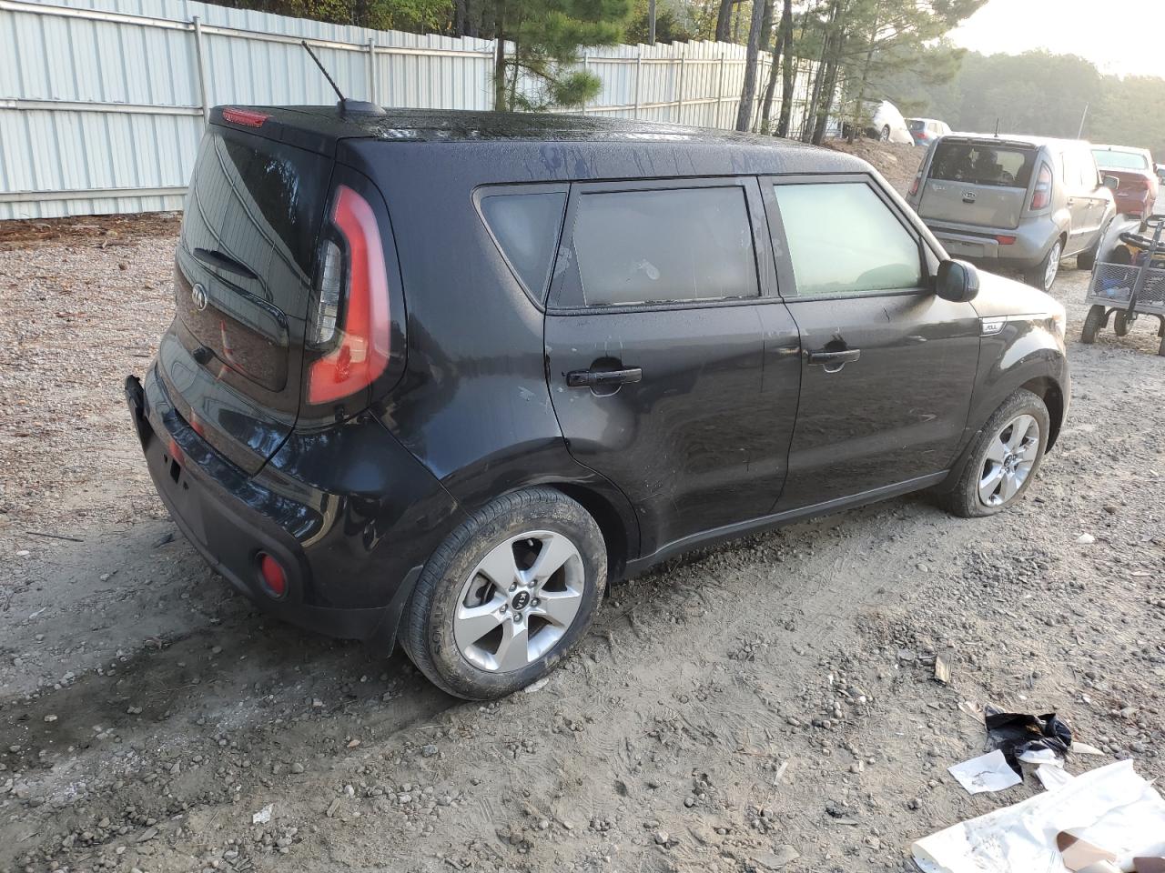 Obraz 3 z 2019 KIA SOUL  2019 z VIN KNDJN2A23K7675594