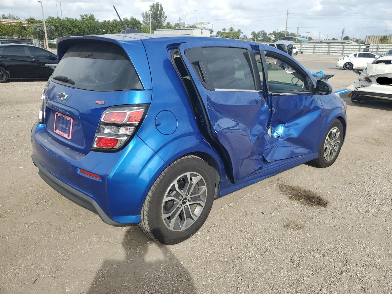 Image 3 of 2019 CHEVROLET SONIC LT 2019 with VIN 1G1JD6SB8K4126069