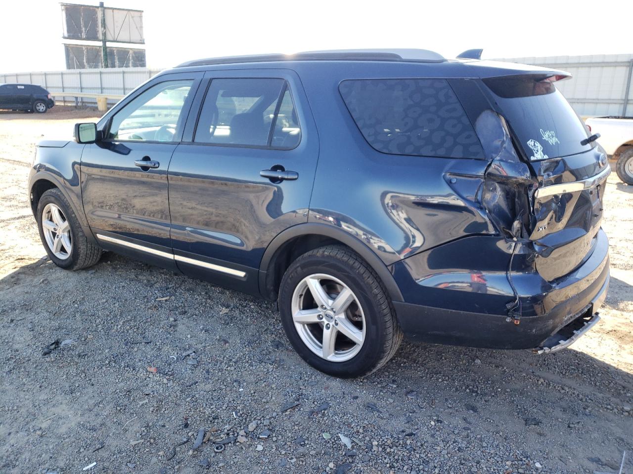 Изображение 2 2016 FORD EXPLORER XLT 2016 с VIN 1FM5K8DH0GGC64699