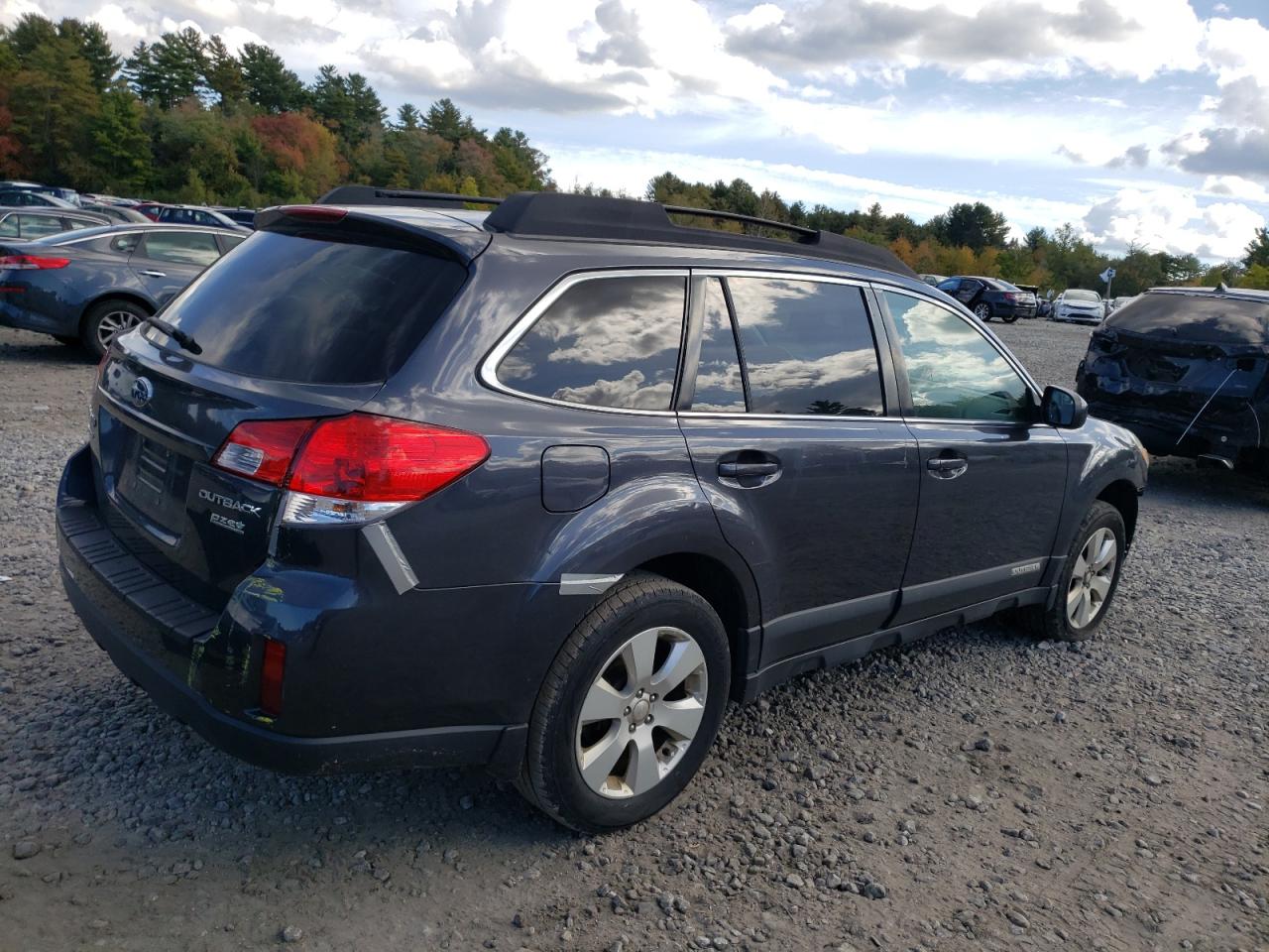 Obraz 3 z 2011 SUBARU OUTBACK 2.5I PREMIUM 2011 z VIN 4S4BRBCC1B3412506