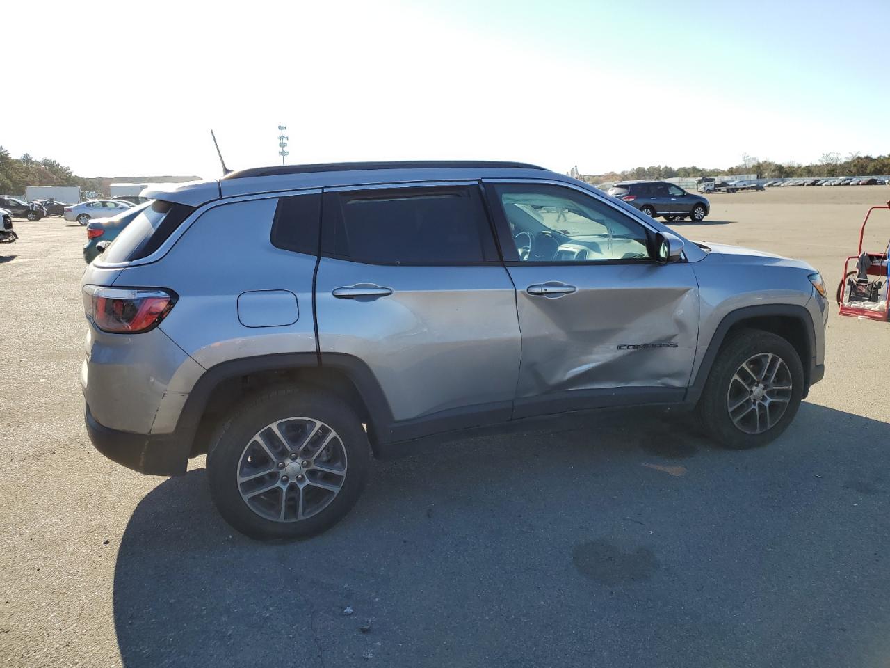 Image 3 of 2018 JEEP COMPASS LATITUDE 2018 with VIN 3C4NJDBB9JT168023