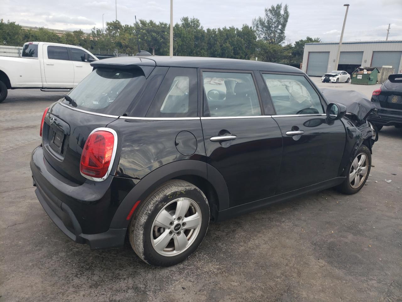 Изображение 3 2022 MINI COOPER  2022 с VIN WMW33DK08N2P59724