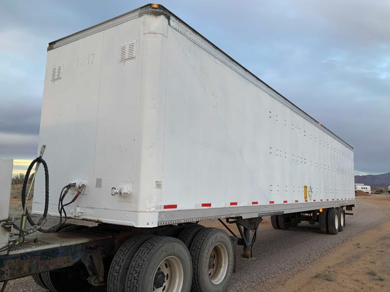 Obraz 2 z 1993 SNFE  53FTX102IN 1993 z VIN 1DW1A5729PS840518