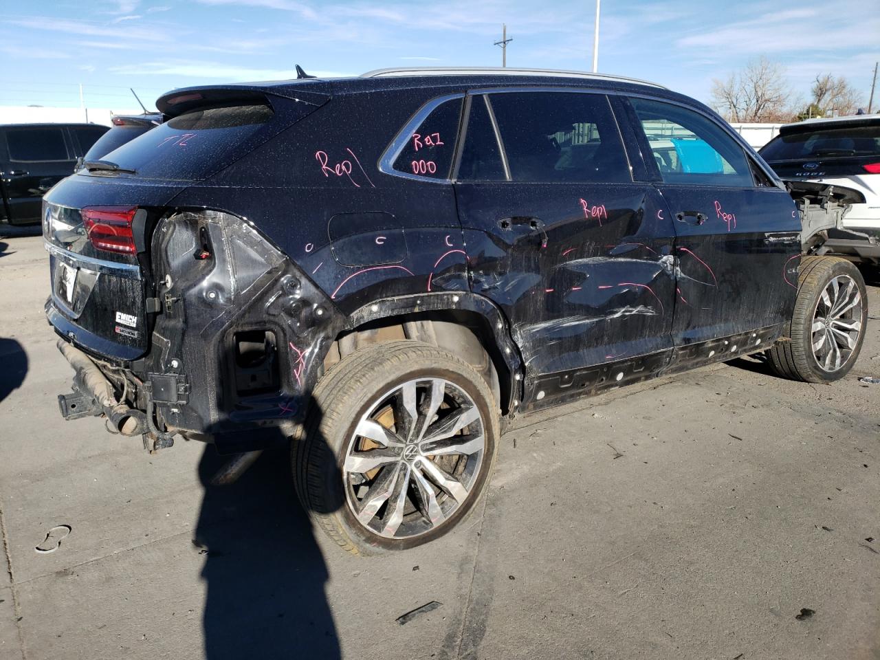 Image 3 of 2021 VOLKSWAGEN ATLAS CROSS SPORT SEL PREMIUM R-LINE 2021 with VIN 1V2FE2CA9MC200843