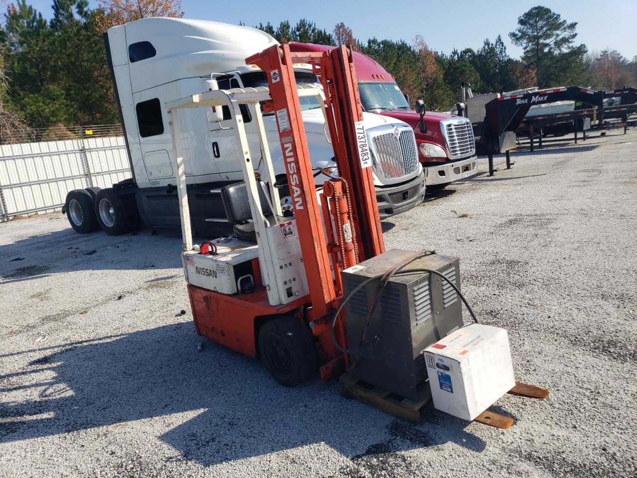 Image 1 of 1997 NISSAN FORKLIFT 1997 with VIN 77378483