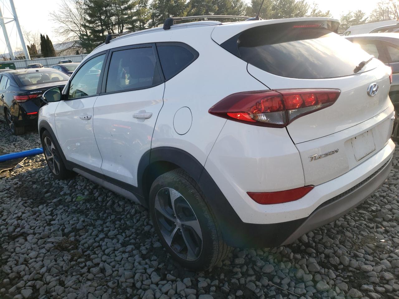 Image 2 of 2017 HYUNDAI TUCSON LIMITED 2017 with VIN KM8J3CA25HU454970