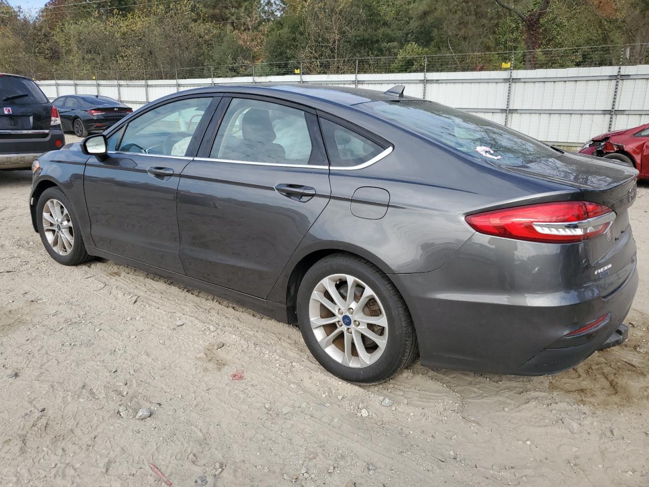Изображение 2 2019 FORD FUSION SE 2019 с VIN 3FA6P0HD6KR163192