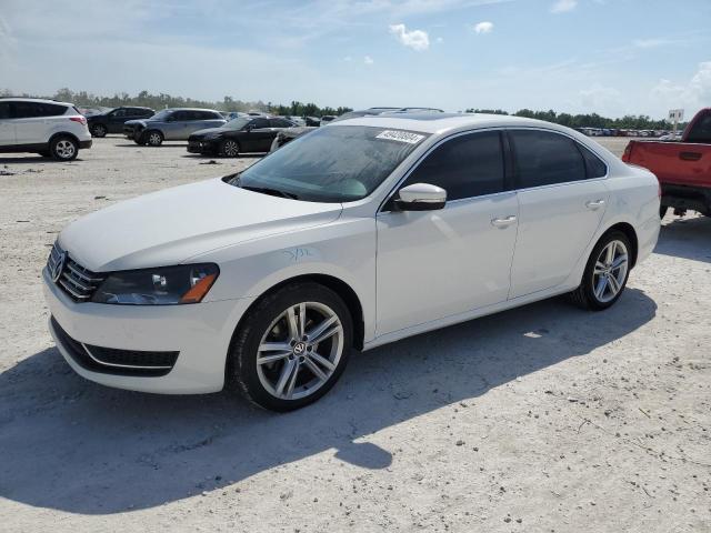Image 1 of 2015 VOLKSWAGEN PASSAT SE 2015 with VIN 1VWBV7A32FC044579