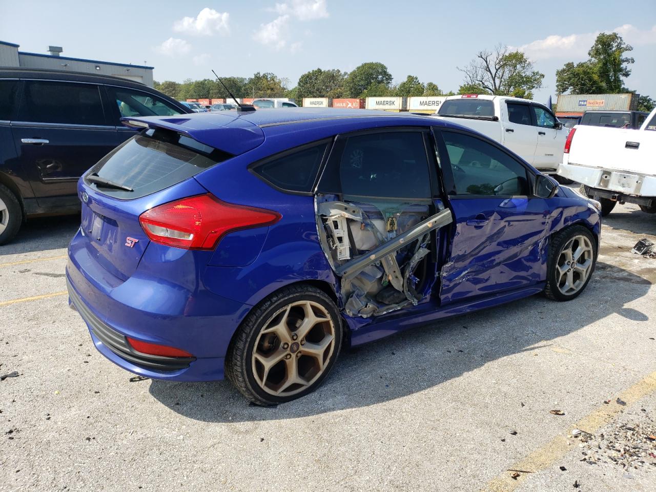 Image 3 of 2015 FORD FOCUS ST 2015 with VIN 1FADP3L92FL277982