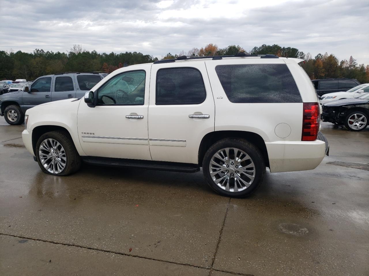 Obraz 2 z 2012 CHEVROLET TAHOE K1500 LTZ 2012 z VIN 1GNSKCE05CR256624