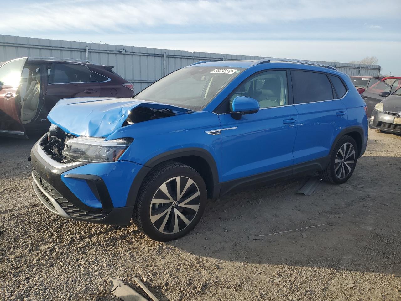 Obraz 1 z 2023 VOLKSWAGEN TAOS SE 2023 z VIN 3VVEX7B28PM361476