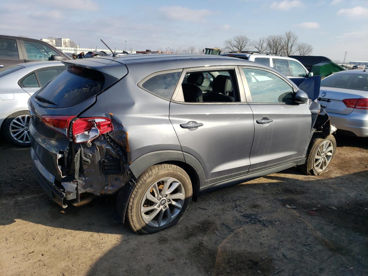 Image 3 of 2018 HYUNDAI TUCSON SE 2018 with VIN KM8J23A43JU808513