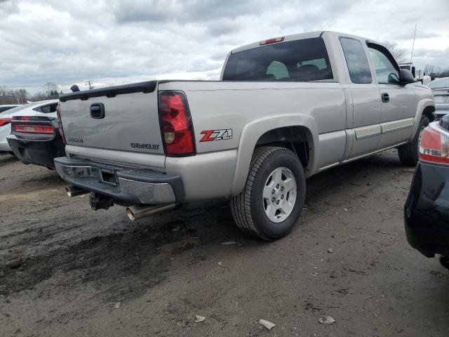 Obraz 3 z 2005 CHEVROLET SILVERADO K1500 2005 z VIN 2GCEK19B351107937