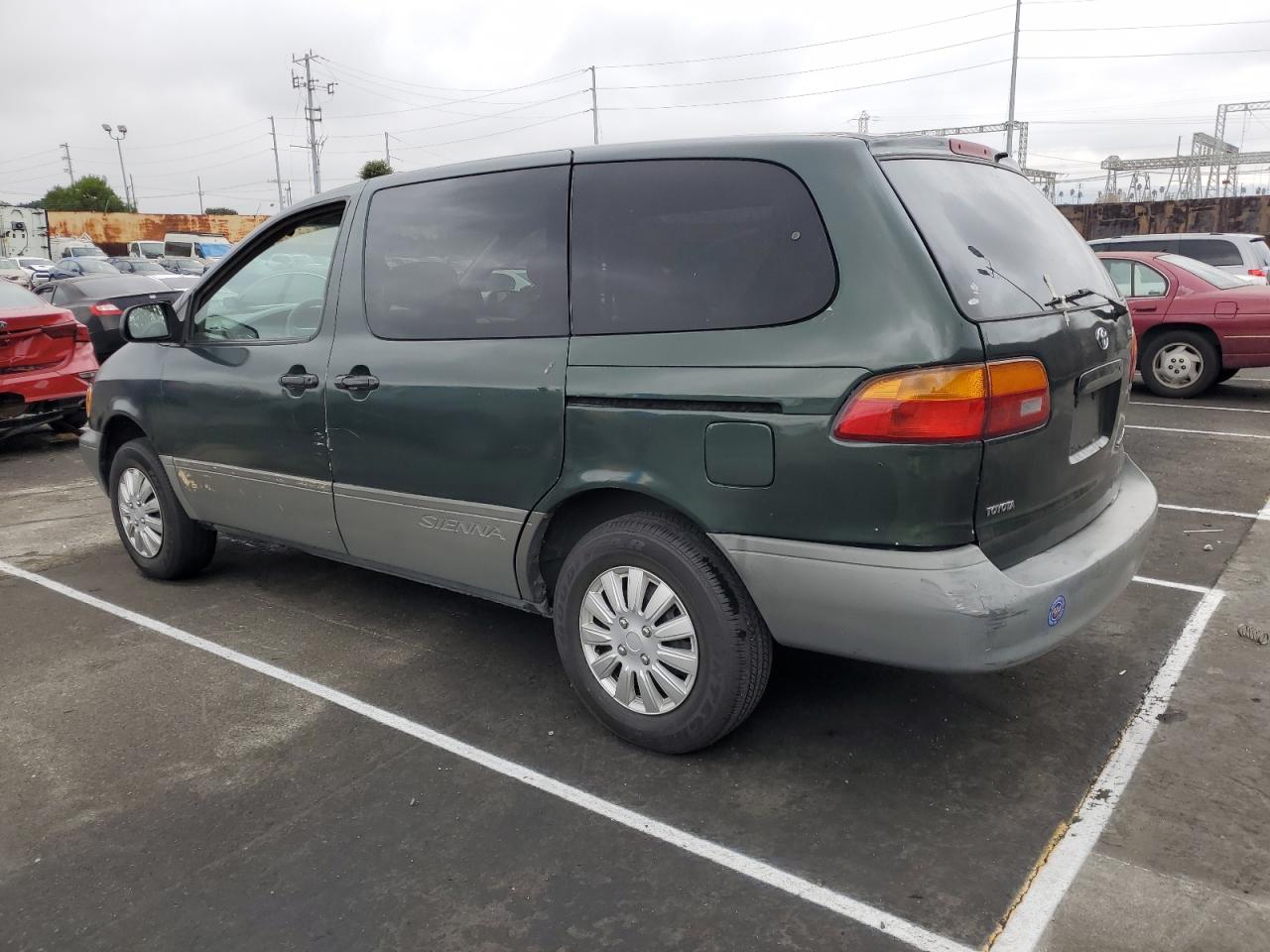 Image 2 of 1999 TOYOTA SIENNA CE 1999 with VIN 4T3ZF19C9XU110303