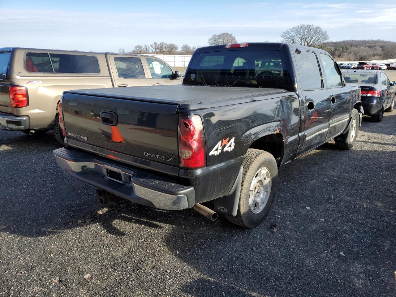 Image 3 of 2005 CHEVROLET SILVERADO K1500 2005 with VIN 2GCEK13T551137703