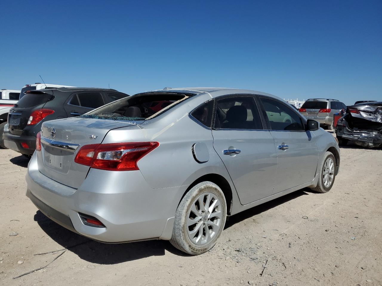 Obraz 3 z 2018 NISSAN SENTRA S 2018 z VIN 3N1AB7AP3JL623185