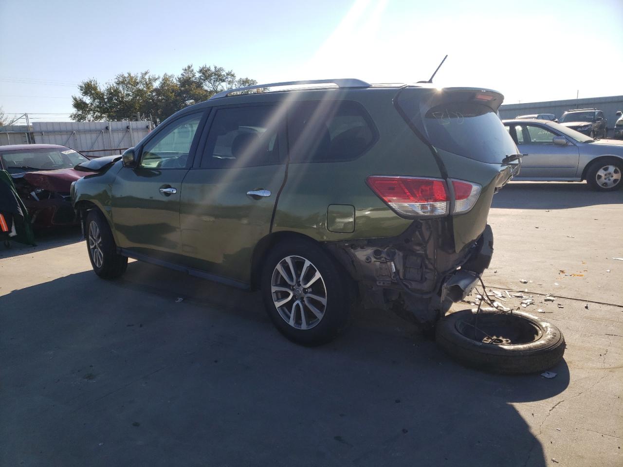 Изображение 2 2015 NISSAN PATHFINDER S 2015 с VIN 5N1AR2MN9FC618819