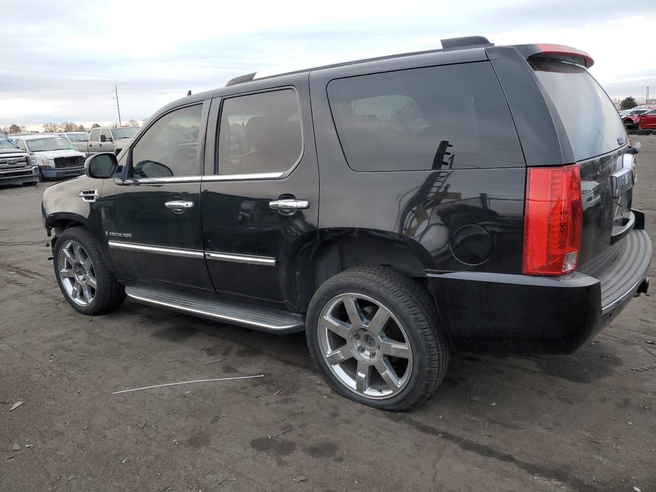 Image 2 of Cadillac Escalade Luxury 2008 with VIN 1GYFK63848R273548