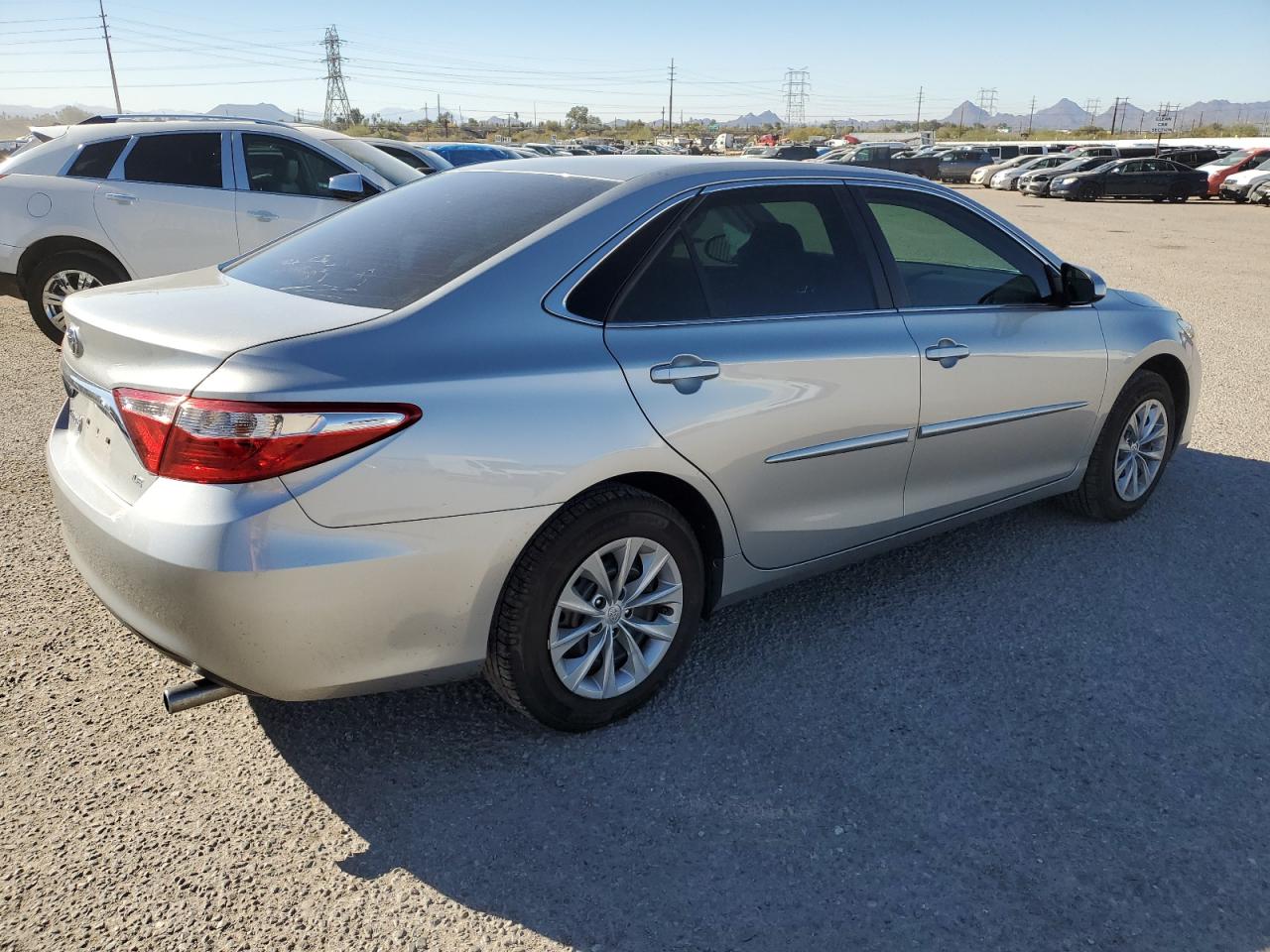 Obraz 3 z 2017 TOYOTA CAMRY LE 2017 z VIN 4T1BF1FK3HU330947