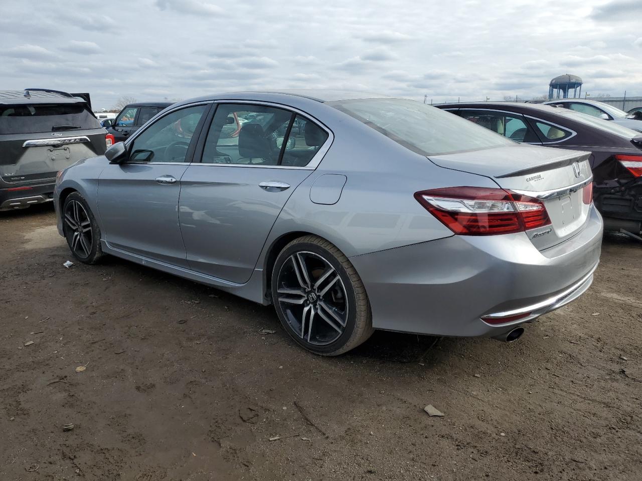 Obraz 2 z 2017 HONDA ACCORD SPORT 2017 z VIN 1HGCR2F51HA210986