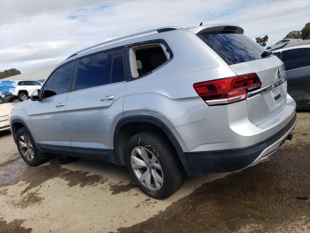 Image 2 of 2019 VOLKSWAGEN ATLAS S 2019 with VIN 1V2GR2CA1KC506621