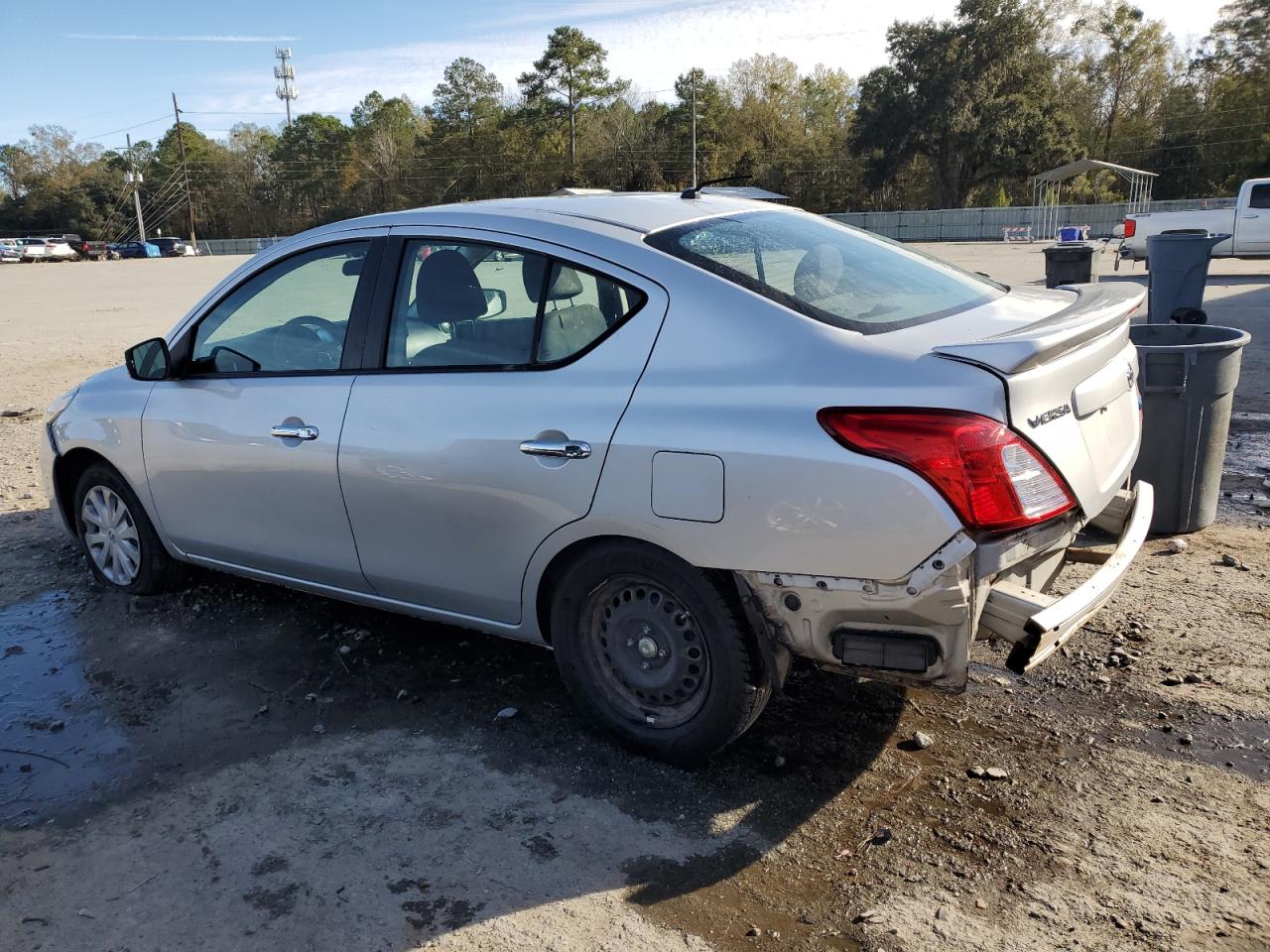 Obraz 2 z 2015 NISSAN VERSA S 2015 z VIN 3N1CN7AP4FL839621