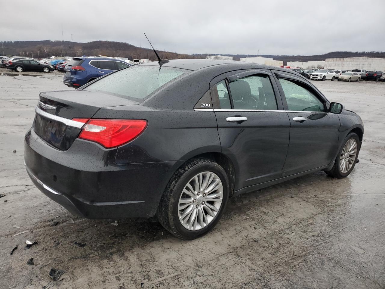 Image 3 of 2011 CHRYSLER 200 LIMITED 2011 with VIN 1C3BC2FG5BN518535
