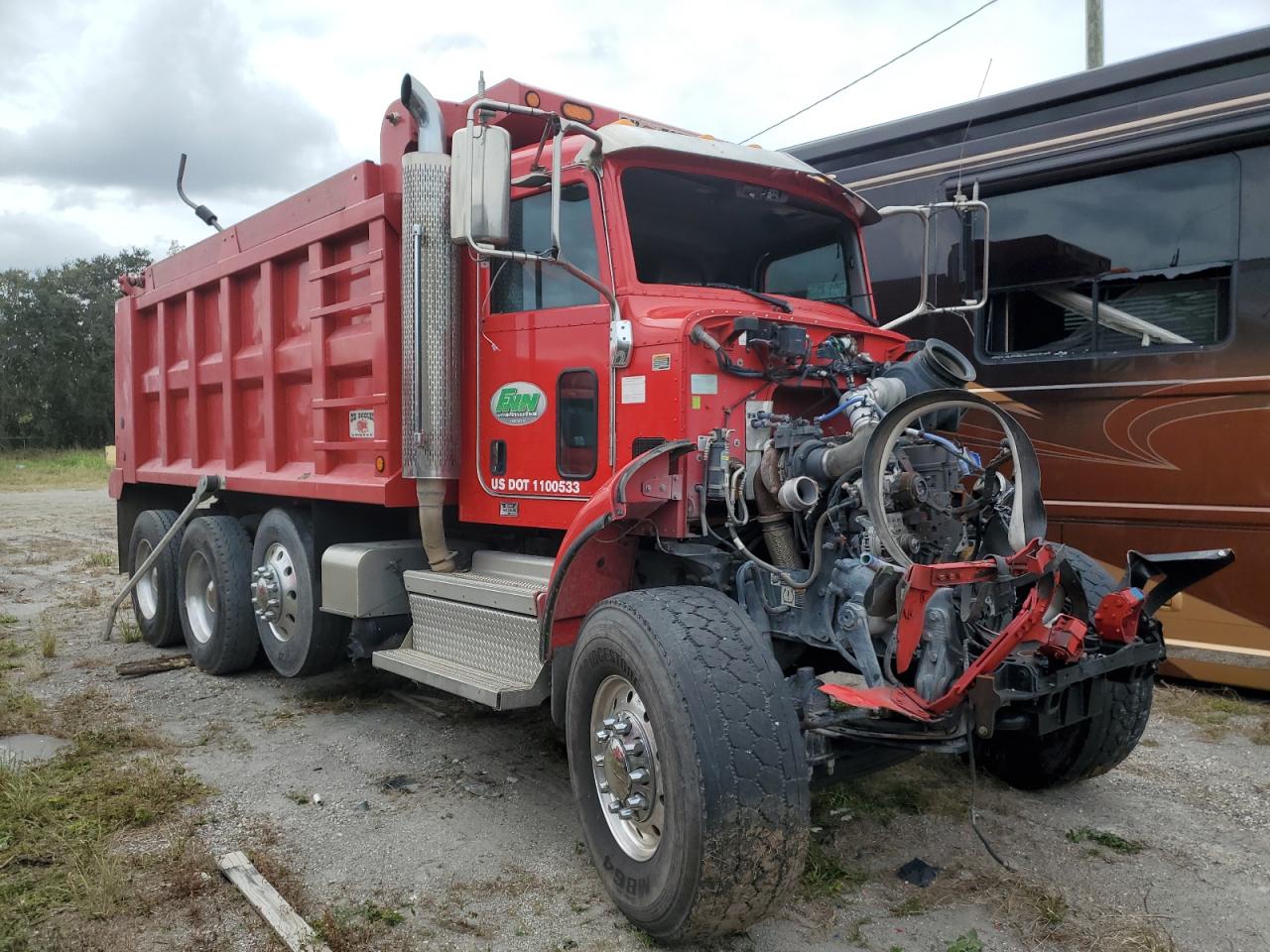 2021 PETERBILT 348  2021 image