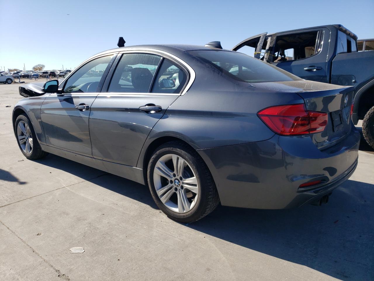 Изображение 2 2018 BMW 330 I 2018 с VIN WBA8B9G54JNU98479