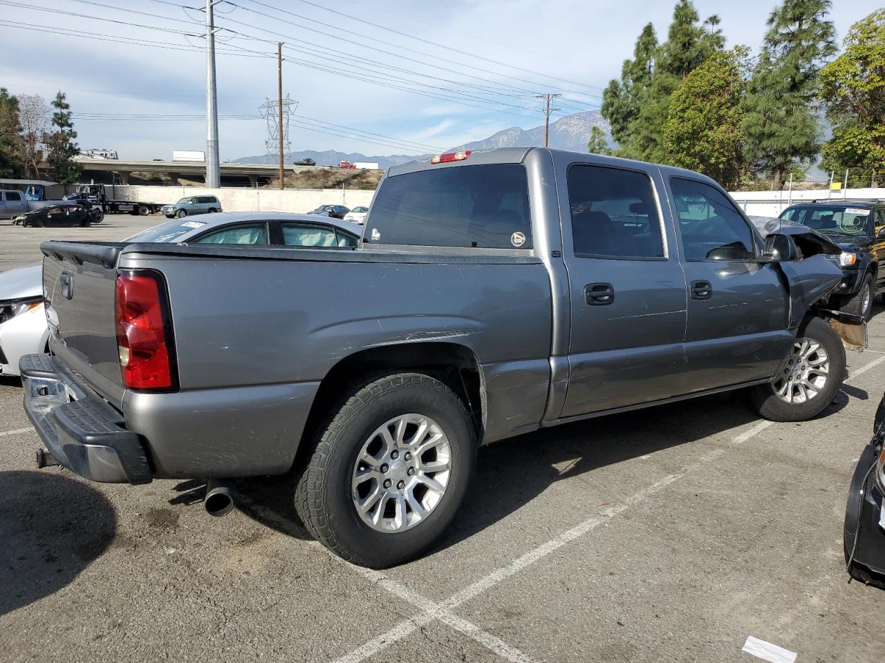 Image 3 of 2006 CHEVROLET SILVERADO C1500 2006 with VIN 2GCEC13T361239810