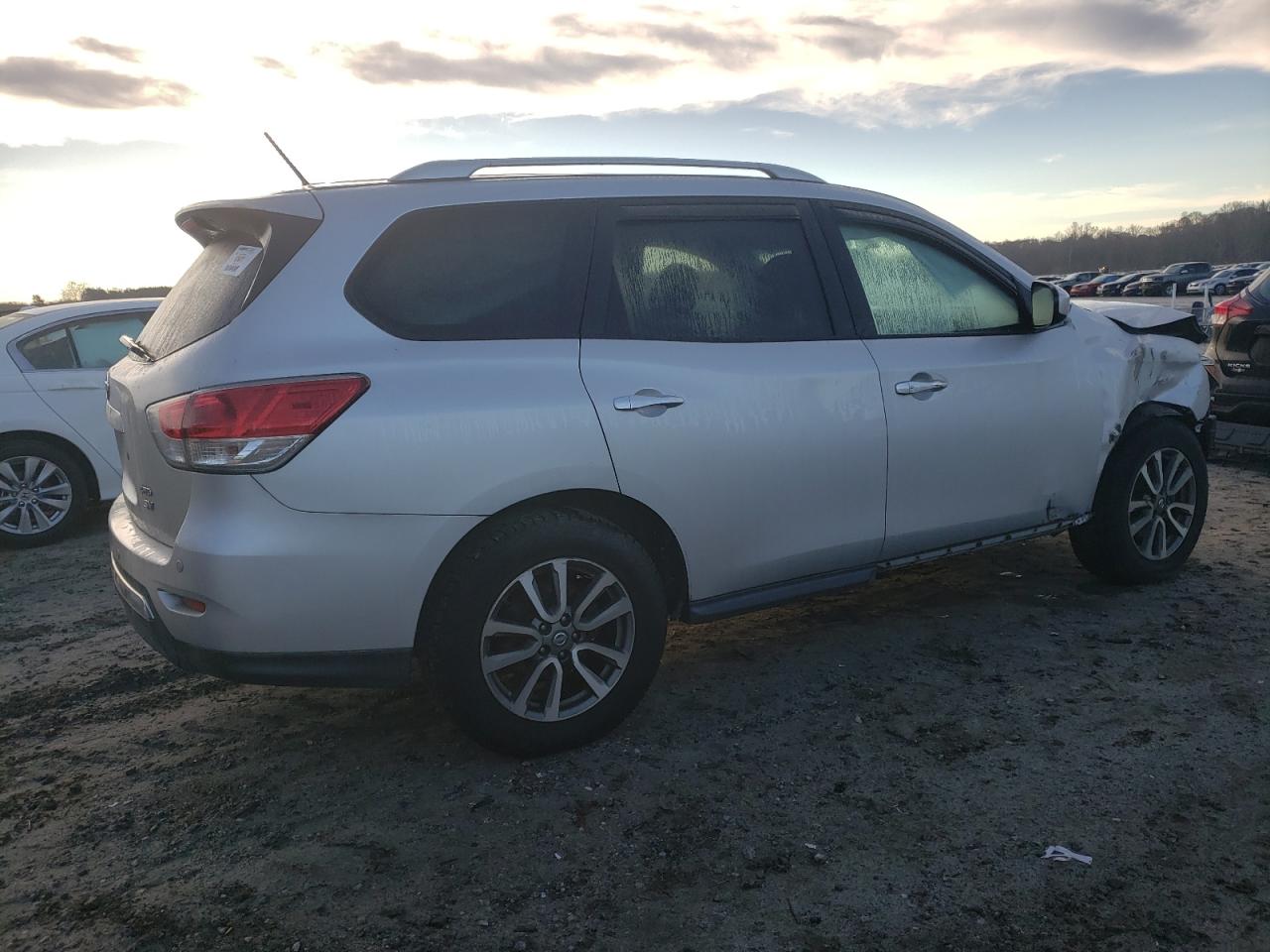 Image 3 of 2013 NISSAN PATHFINDER S 2013 with VIN 5N1AR2MM3DC635619