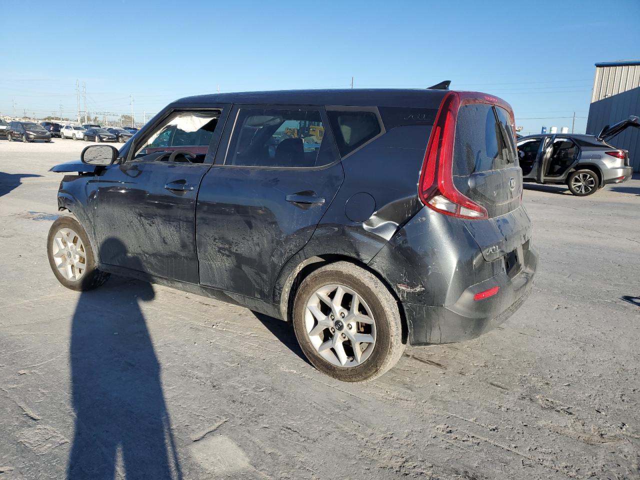Изображение 2 2021 KIA SOUL LX 2021 с VIN KNDJ23AU0M7781360