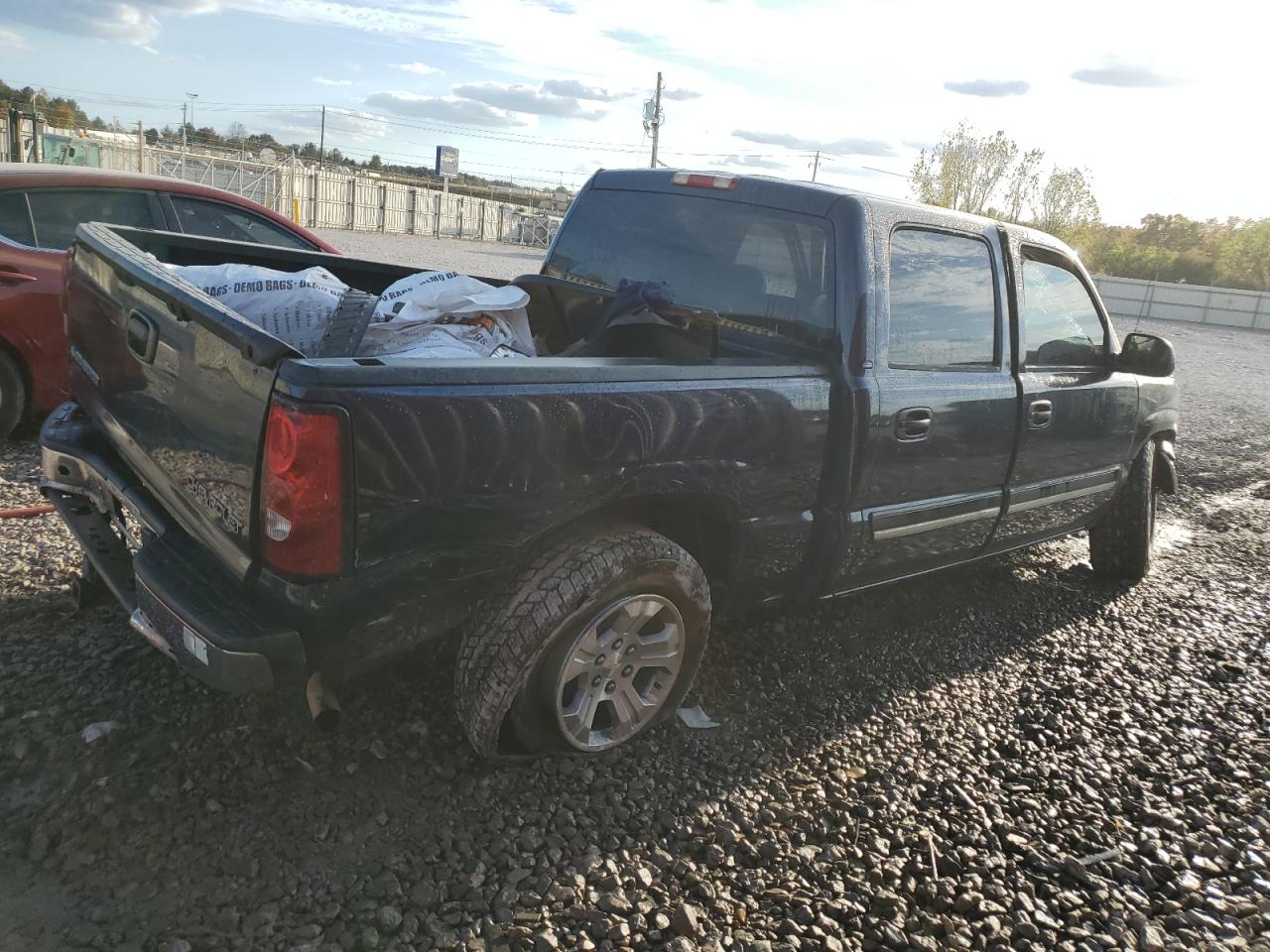 Obraz 3 z 2005 CHEVROLET SILVERADO C1500 2005 z VIN 2GCEC13T851164598