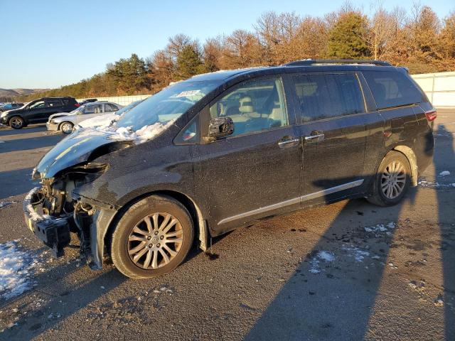 2016 TOYOTA SIENNA XLE 2016 image