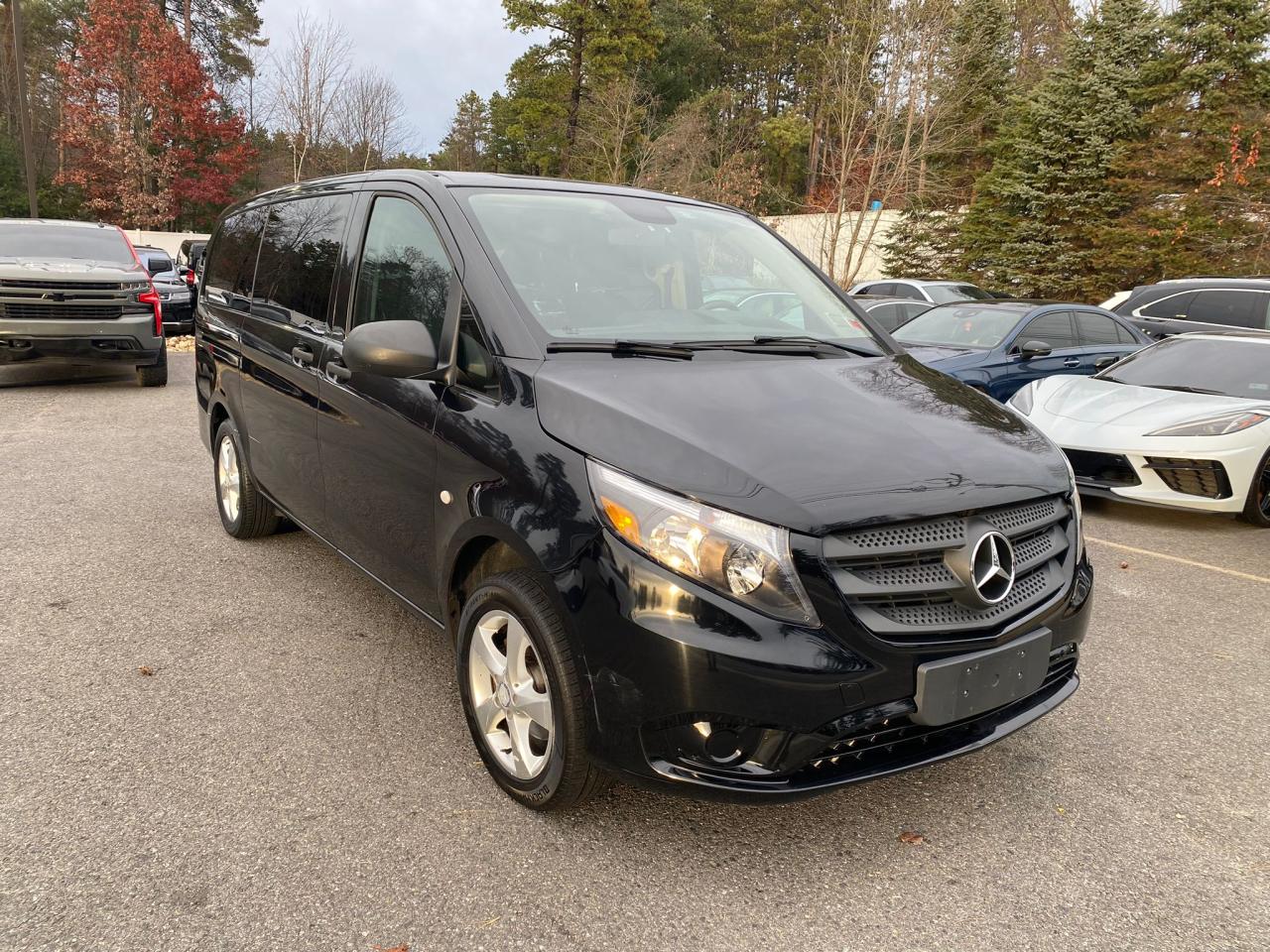 Obraz 2 z 2017 MERCEDES-BENZ METRIS  2017 z VIN WD4PG2EE9H3309539