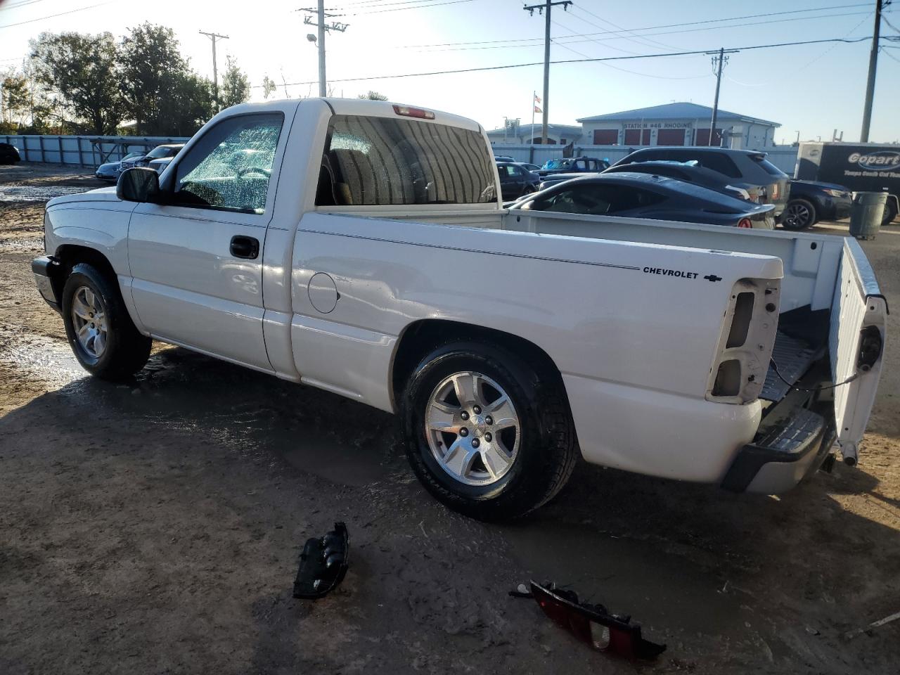 Image 2 of 2006 CHEVROLET SILVERADO C1500 2006 with VIN 3GCEC14V06G197670