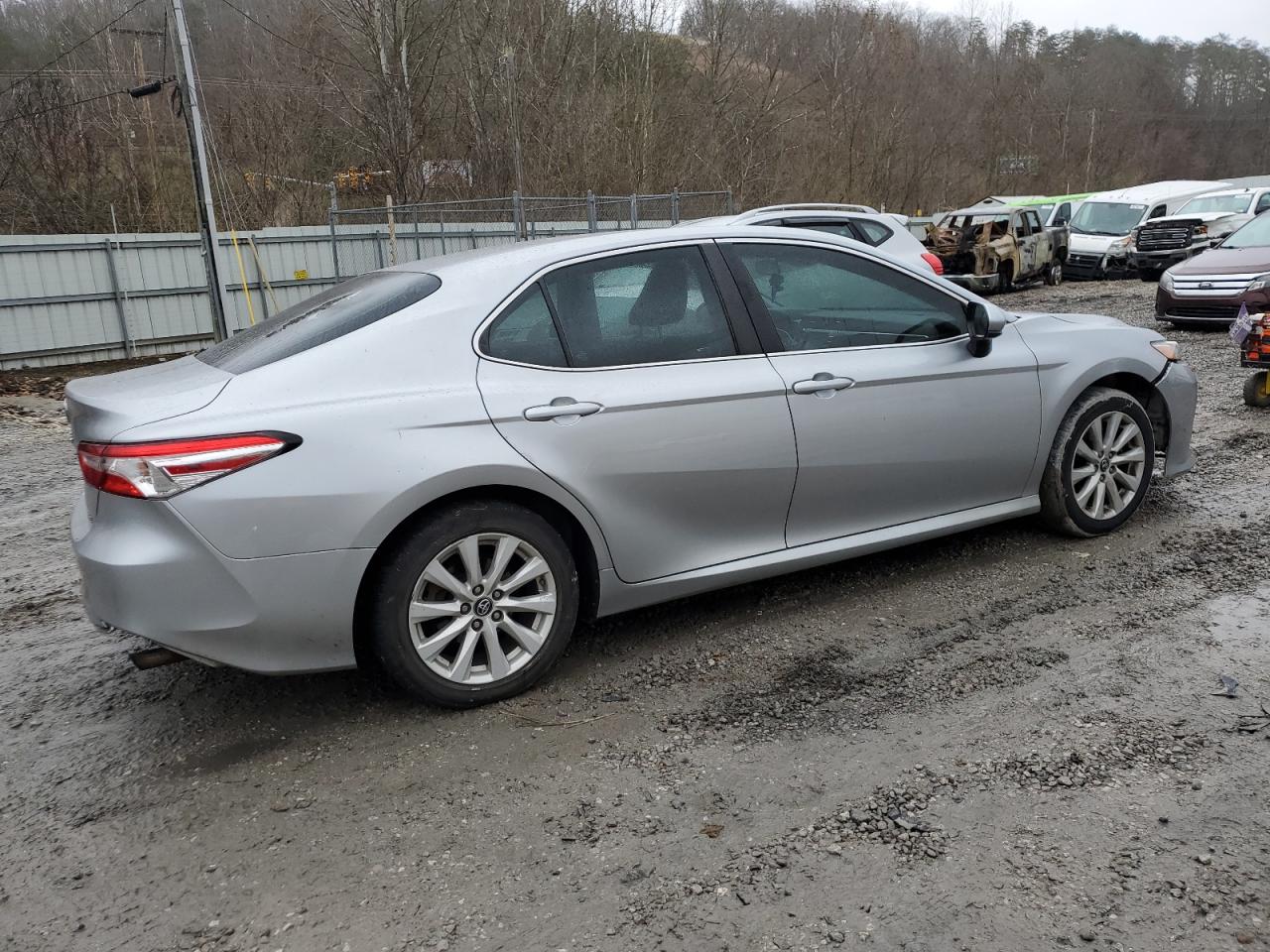 Obraz 3 z 2018 TOYOTA CAMRY L 2018 z VIN 4T1B11HK2JU579600