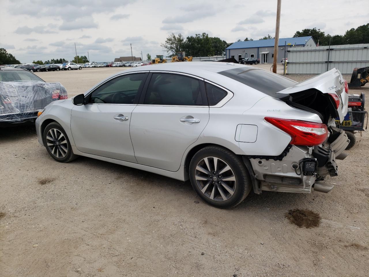 Image 2 of 2017 NISSAN ALTIMA 2.5 2017 with VIN 1N4AL3AP5HC211929