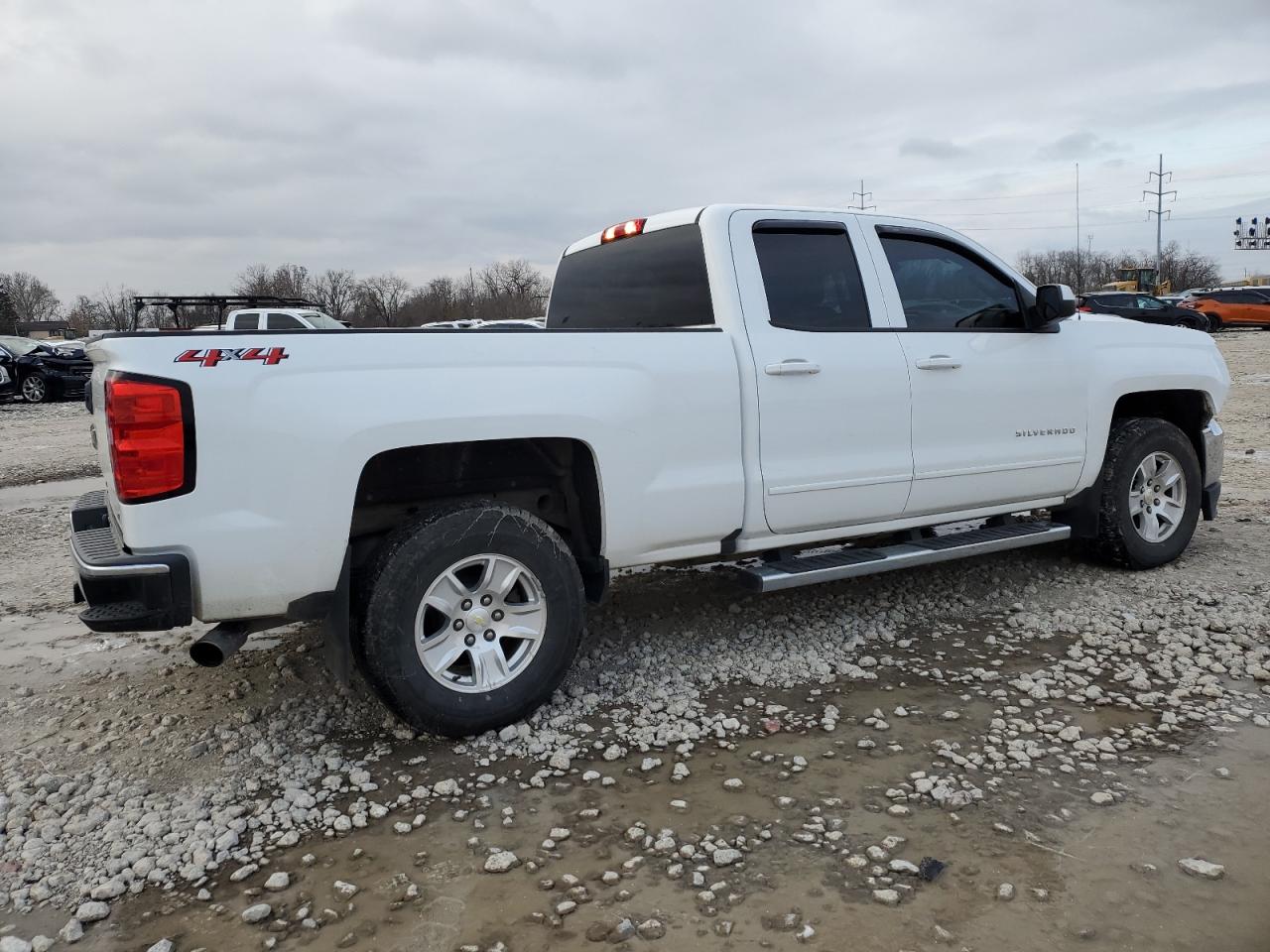 Изображение 3 2018 CHEVROLET SILVERADO K1500 LT 2018 с VIN 1GCVKREC0JZ348210