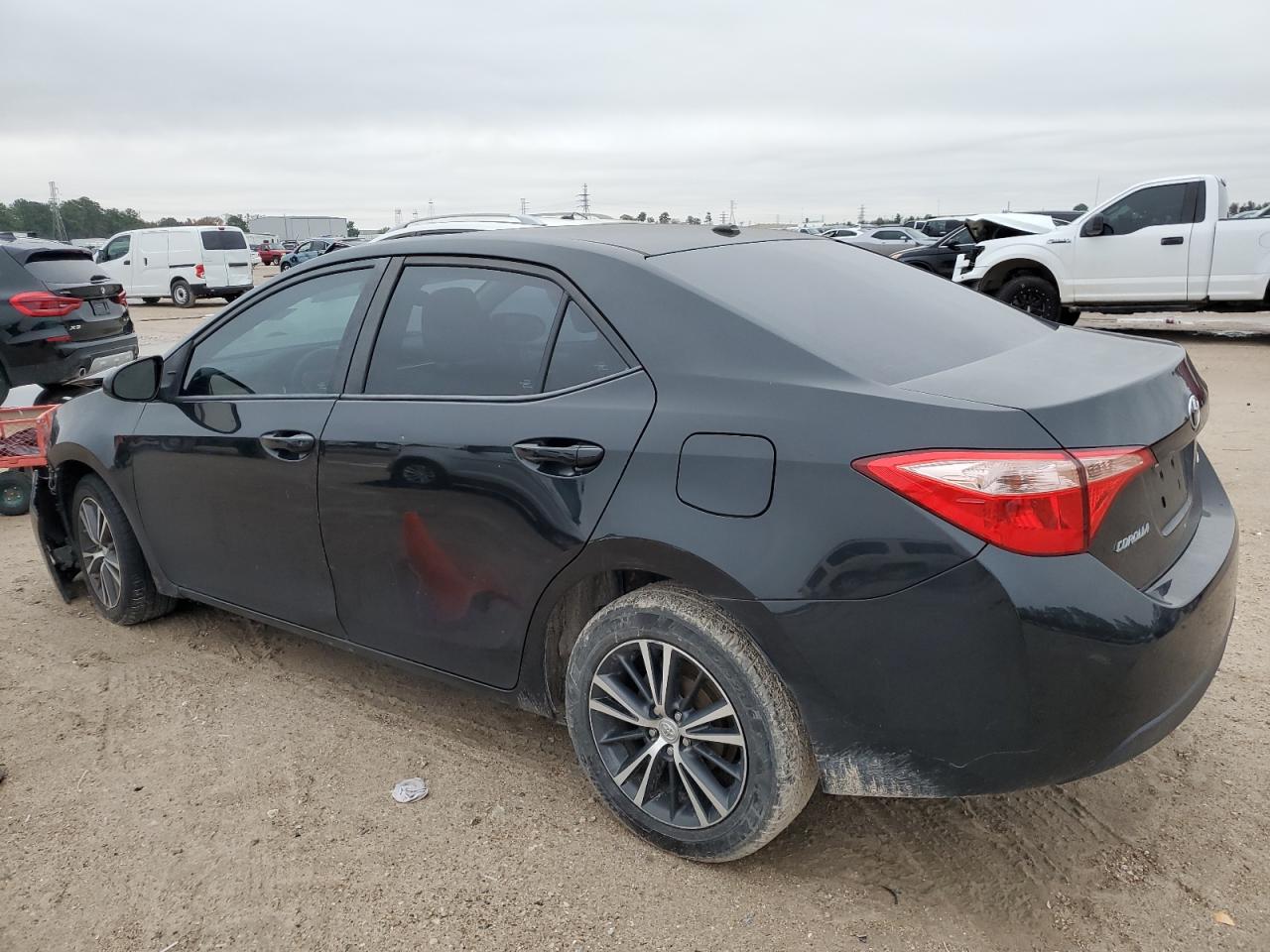 Obraz 2 z 2018 TOYOTA COROLLA L 2018 z VIN 5YFBURHE2JP832321