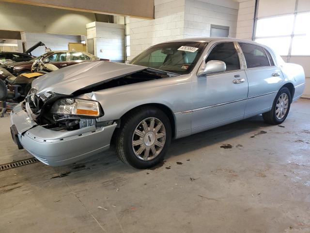 Image 1 of 2011 LINCOLN TOWN CAR SIGNATURE LIMITED 2011 with VIN 2LNBL8CV7BX763347