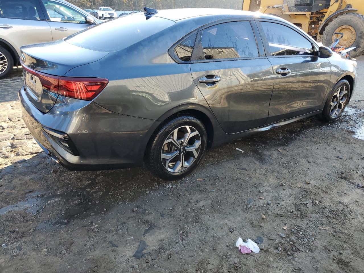 Image 3 of 2019 KIA FORTE FE 2019 with VIN 3KPF24AD6KE098412