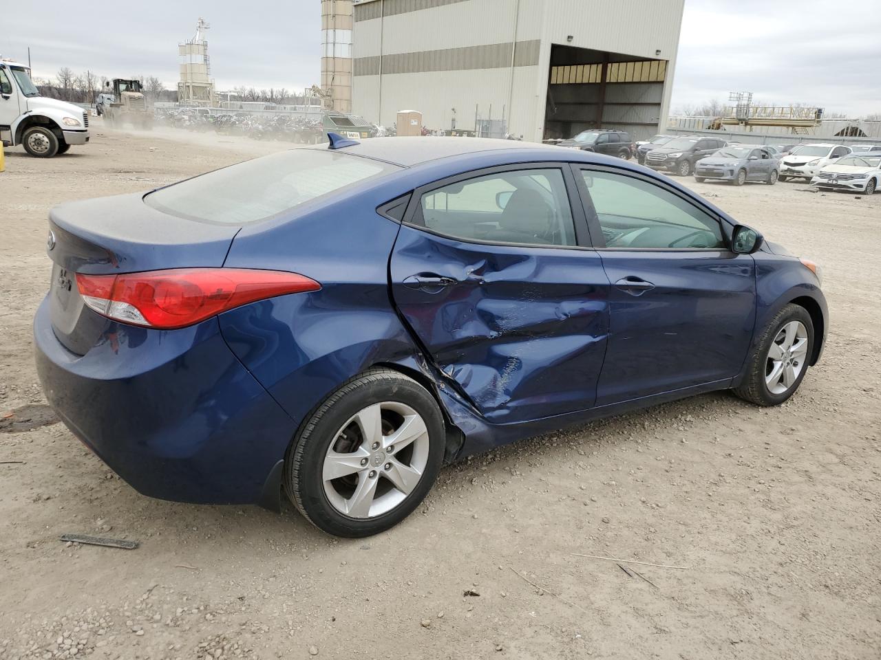 Изображение 3 2013 HYUNDAI ELANTRA GLS 2013 с VIN KMHDH4AE2DU633461