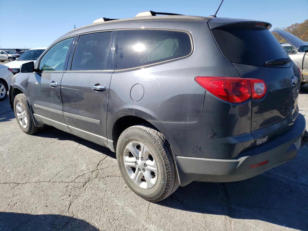 Image 2 of Chevrolet Traverse Ls 2012 with VIN 1GNKRFED2CJ354010