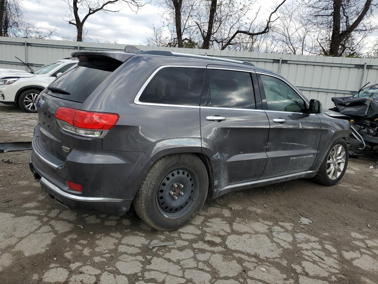 Obraz 3 z 2016 JEEP GRAND CHEROKEE SUMMIT 2016 z VIN 1C4RJFJGXGC366687