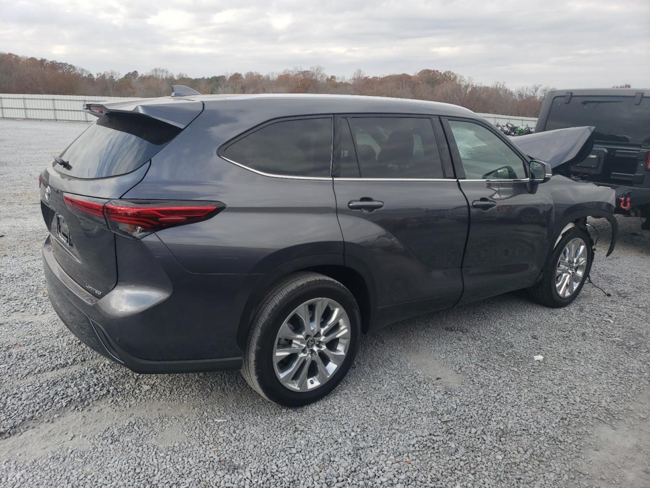 Изображение 3 2023 TOYOTA HIGHLANDER L 2023 с VIN 5TDKDRAH7PS022588