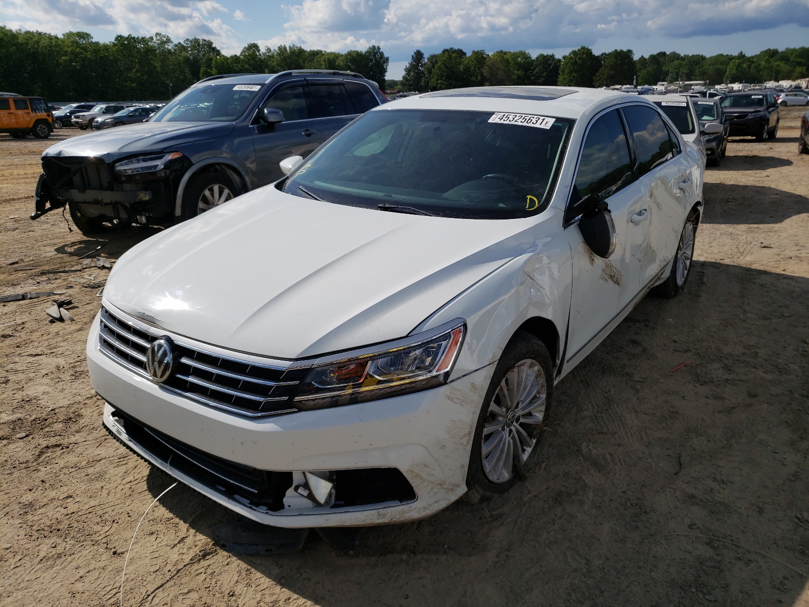 Image 2 of 2016 VOLKSWAGEN PASSAT SE 2016 with VIN 1VWBT7A38GC041256