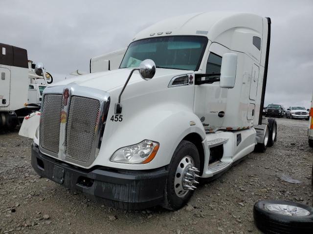 Image 2 of 2017 KENWORTH CONSTRUCTION T680 2017 with VIN 1XKYDP9X4HJ149487